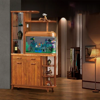 Гостиная с домашним аквариумом для рыб, вход, крыльцо, перегородка, ширма, винный шкаф, дверь, обувной шкаф, декоративный шкаф, стора