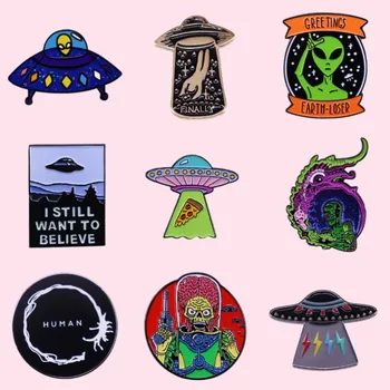 Эмалевые булавки UFO с инопланетянами, Изготовленная на заказ Брошь с отворотом из мультфильма 